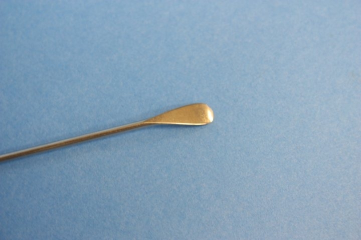 Doppelspatel, 2 x löffelförmig gebogen, 130 mm lang, 15 x 5 mm