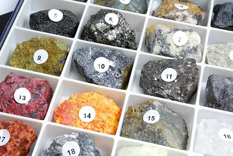 Sammlung von 20 metallische Rohstoffe