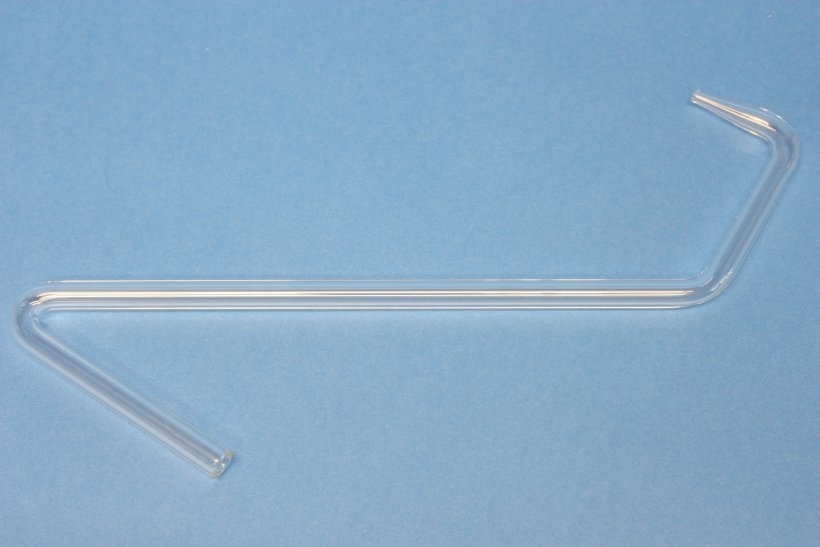 Gaseinleitungsrohr, (Glasrohrformteil) 8 mm, S-Form: 1 Bogen + 1 stumpfer + rechter Winkel, mit 30-mm-Spitze, 80/180/50 mm