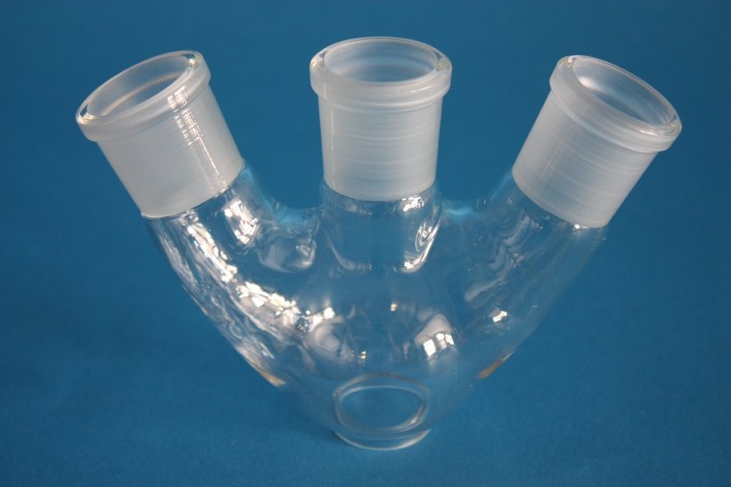 Dreihals-Rundkolben, 100 ml, Mittelhals NS 29/32, schräge Seitenhälse NS 29/32, Boro.3.3