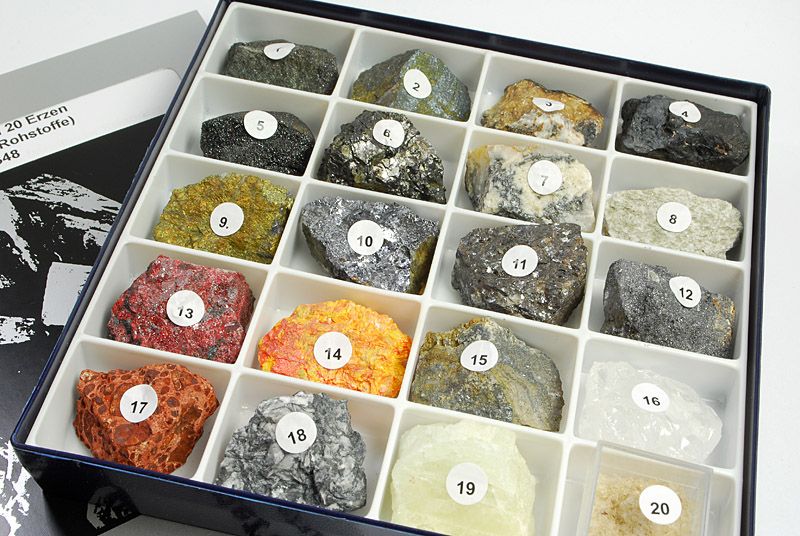 Sammlung von 20 metallische Rohstoffe