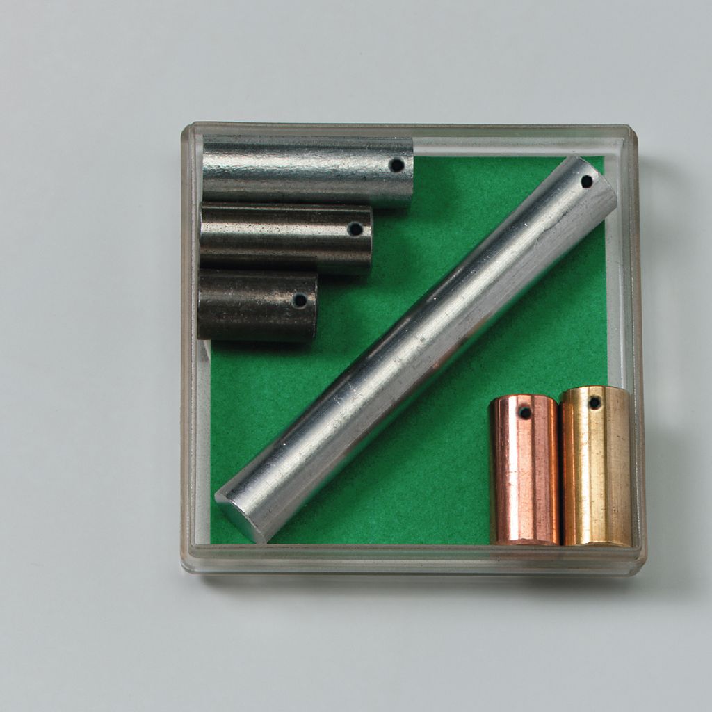 Metallzylinder mit gleichen Massen bestehend aus 5 Teilen