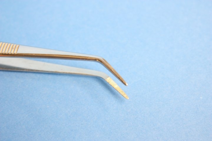 Pinzette, gebogen, mit feiner Spitze, 160 mm lang