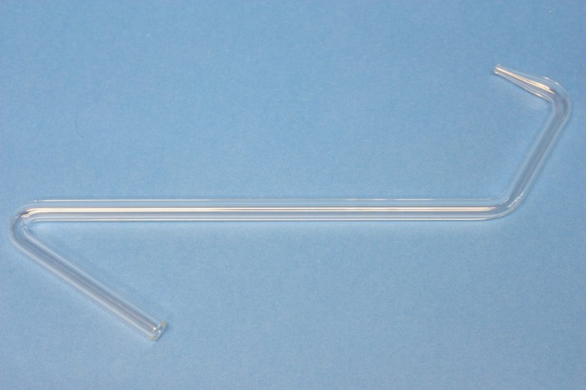 Gaseinleitungsrohr, (Glasrohrformteil) 8 mm, S-Form: 1 Bogen + 1 stumpfer + rechter Winkel, mit 30-mm-Spitze, 80/180/50 mm