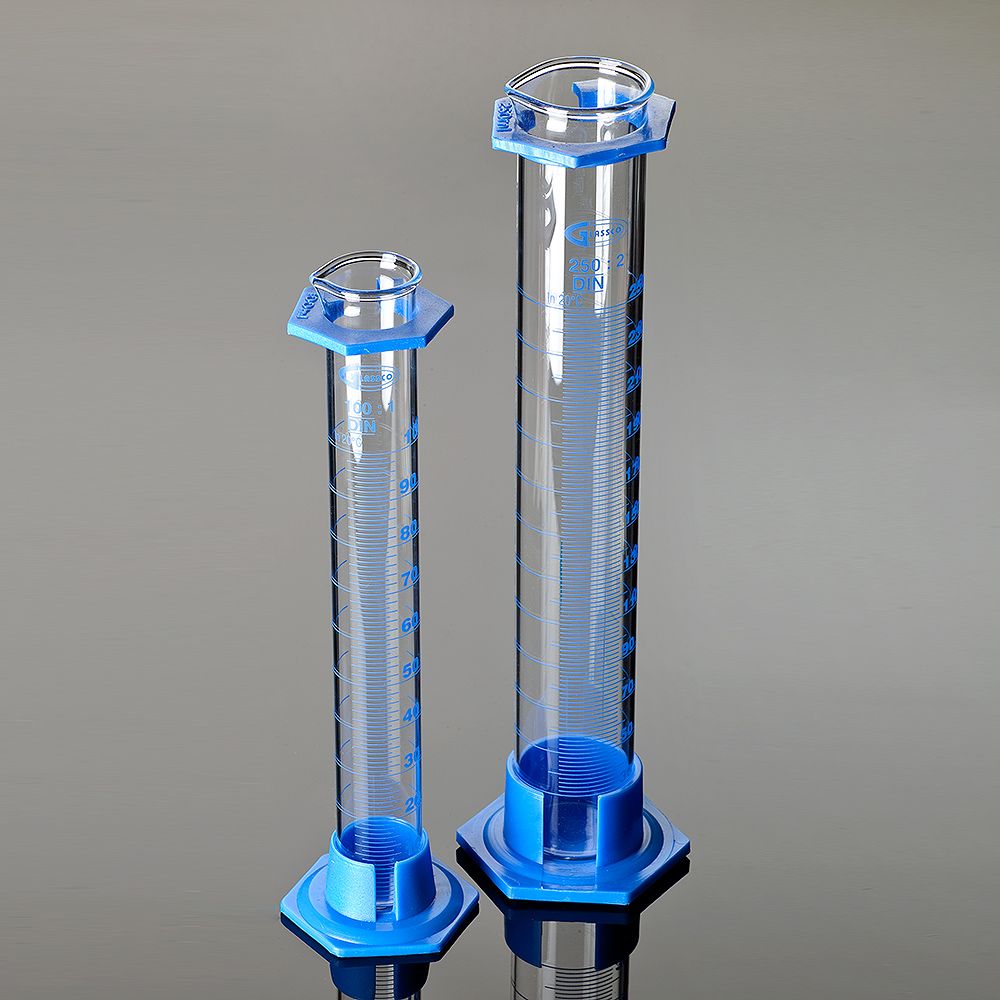 Messzylinder aus Glas mit Polypropylen-Fuß, 2000 ml, nach DIN 12680