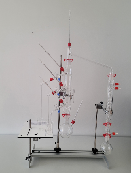 Gerätesatz Erdöldestillation mit drei Böden, komplett, ohne Stativ